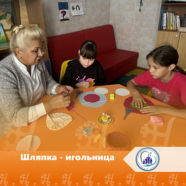 Шляпка - игольница