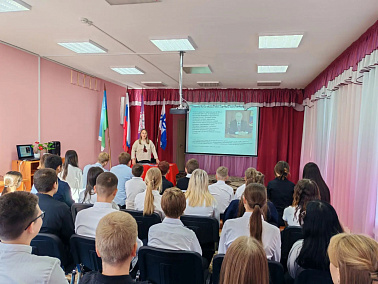 Роль Президента в укреплении единства народов России: диалоги в Октябрьском районе